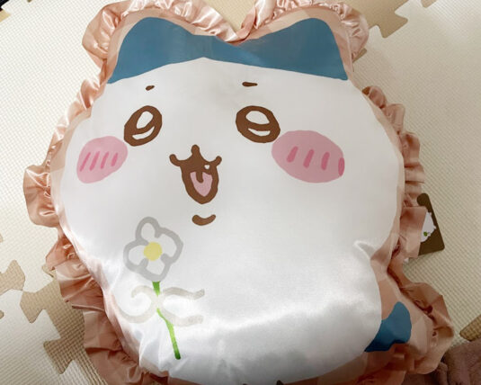 『ちいかわ』ギンガムフリルクッションの実物