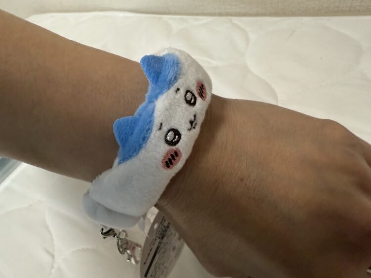 『ちいかわ』リストバンドキーホルダ実際の写真